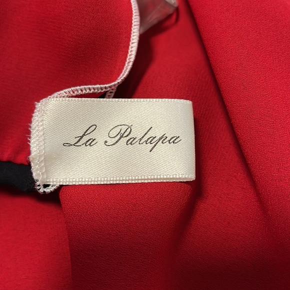 Navy and Red beach sarong. One size - Picture 6 of 7